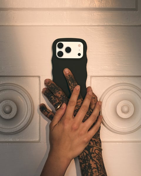 Phone Case Wavy Silicone Charcoal iPhone 14